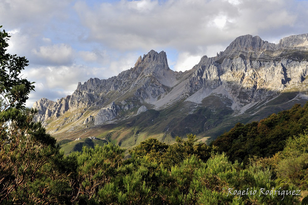 En el macizo central de Picos de Europa, bajando de Pandetrave al Valle de Valdeón